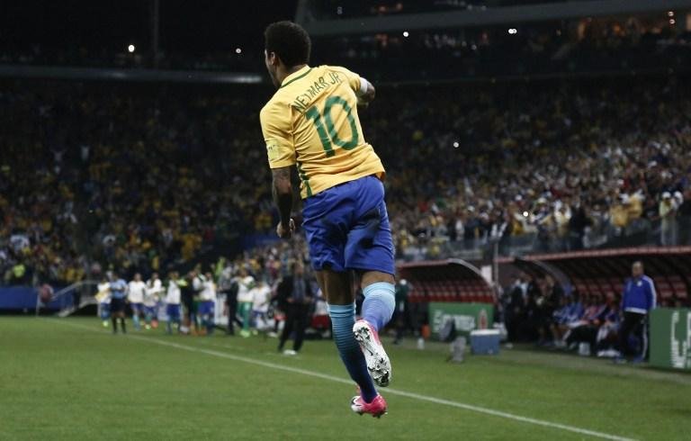 Atacante comandou a vit&oacute;ria que deixa a Sele&ccedil;&atilde;o muito pr&oacute;xima da Copa de 2018