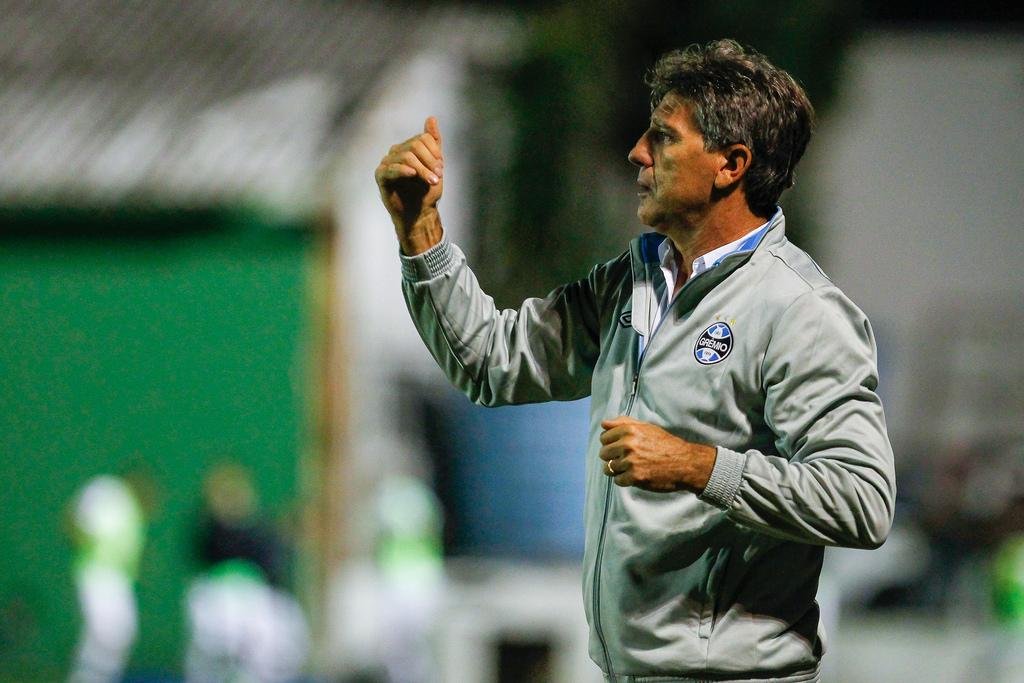T&eacute;cnico reconheceu jogo feio, mas v&ecirc; derrota do Gr&ecirc;mio na hora certa