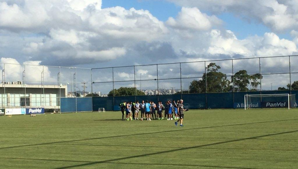 T&eacute;cnico do Gr&ecirc;mio conta com o retorno de Geromel e Maicon para o jogo contra o VEC