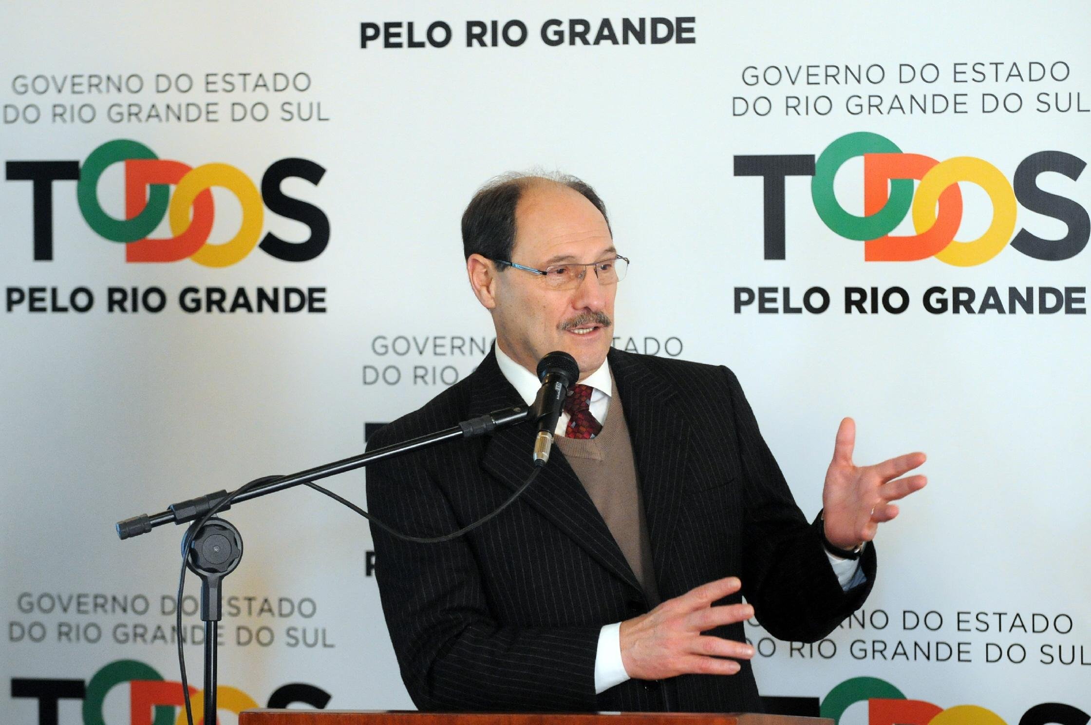 Governo de Sartori parcelar&aacute; sal&aacute;rios pelo 14&ordm; m&ecirc;s da atual gest&atilde;o