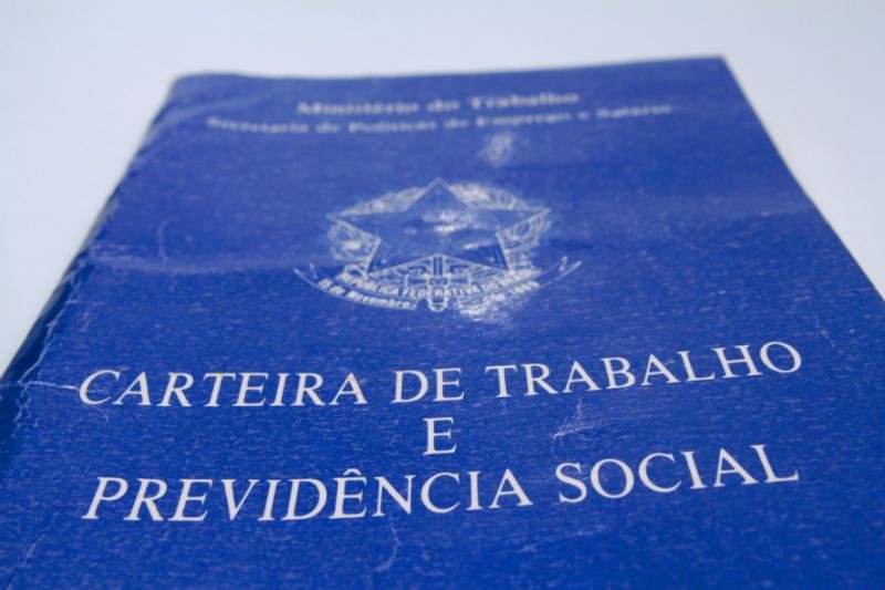 Desemprego bate recorde e atinge 13,5 milh&otilde;es de pessoas