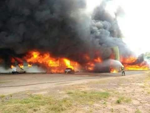 Fogo atingiu f&aacute;brica de cal&ccedil;ados e um dos funcion&aacute;rios morreu