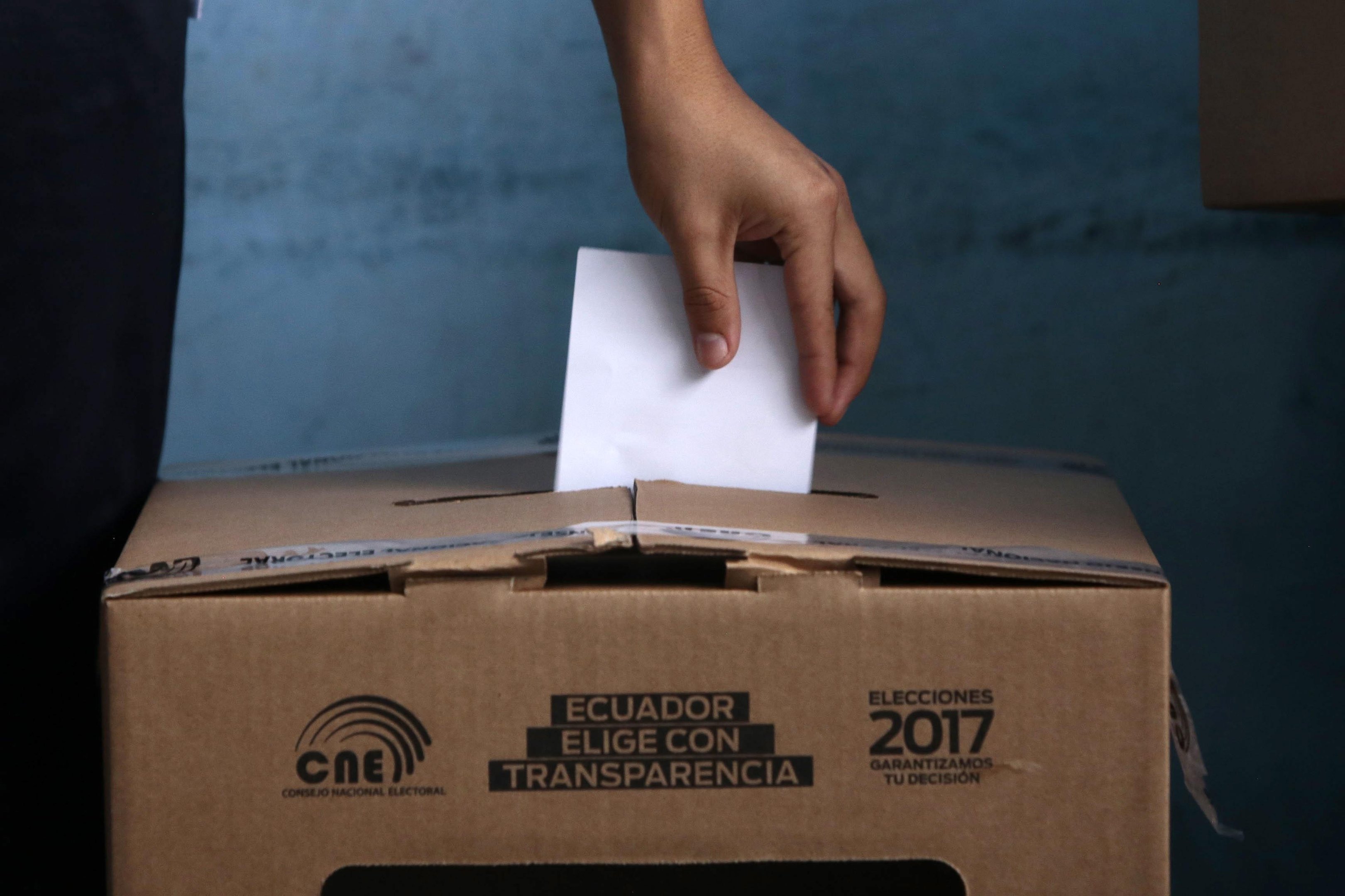 Equatorianos elegem neste domingo sucessor de Correa, no poder desde 2007