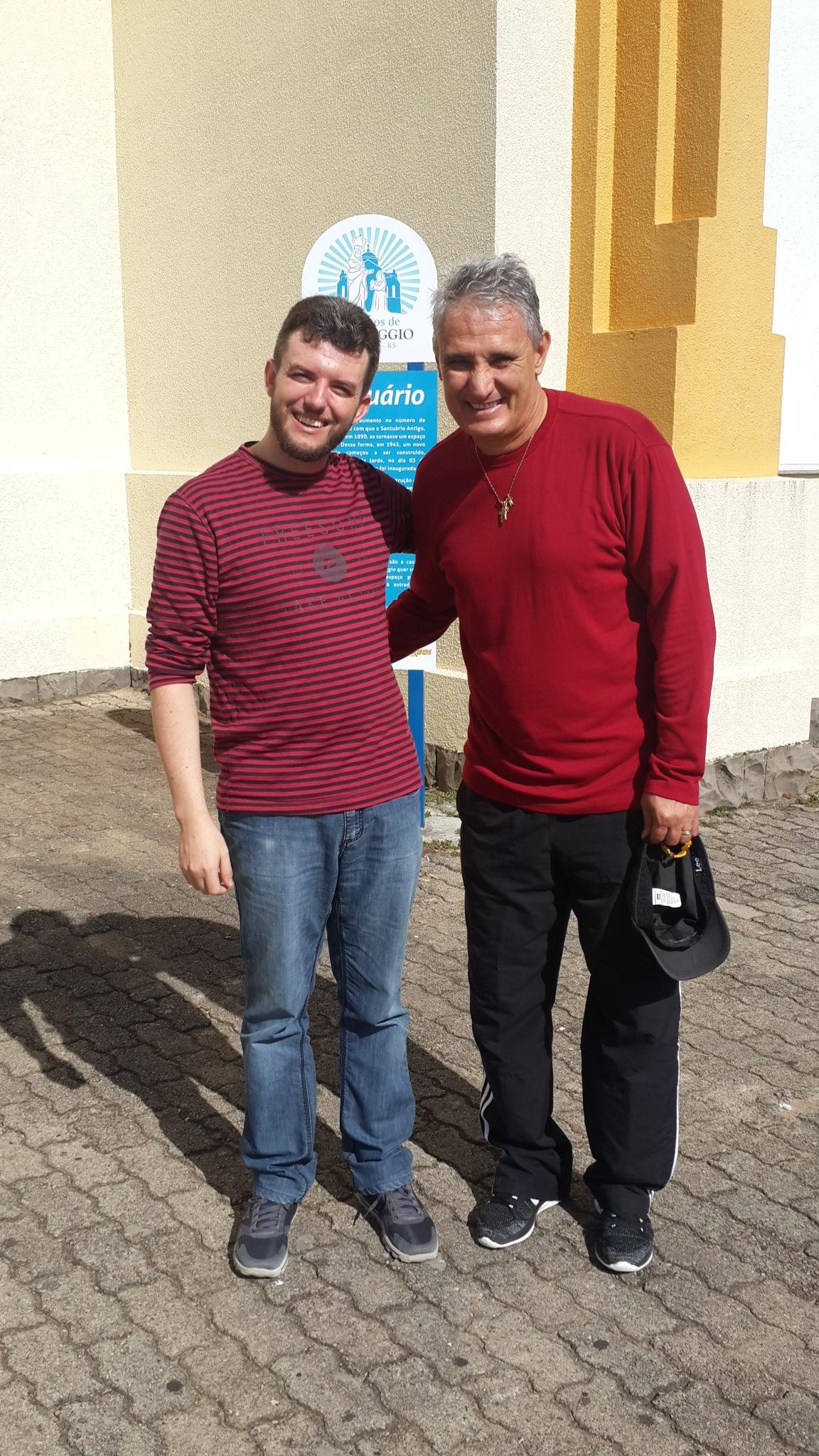 Tite visita santu&aacute;rio de Caravaggio em Farroupilha