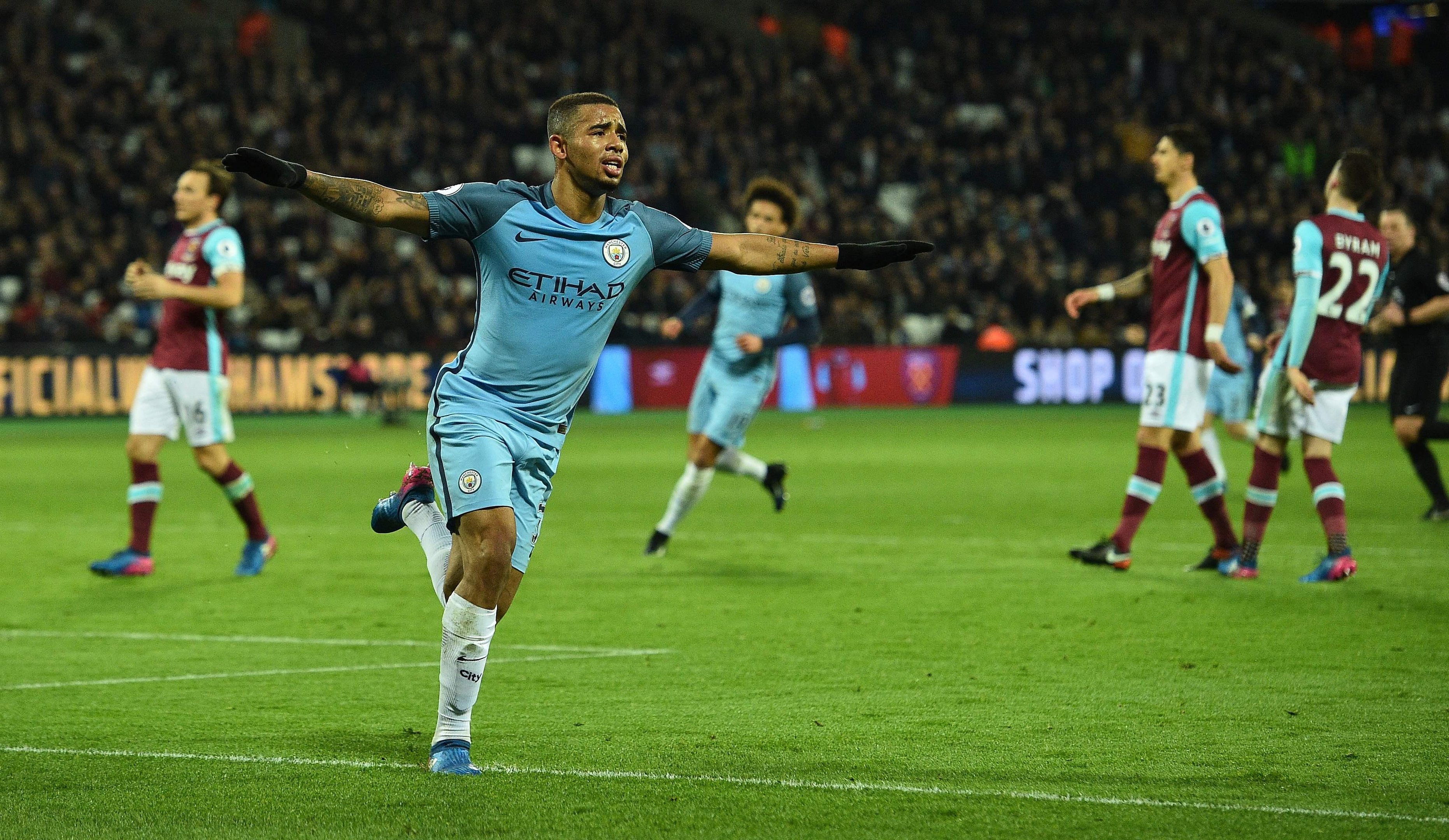 Gabriel Jesus volta a treinar com City antes do previsto