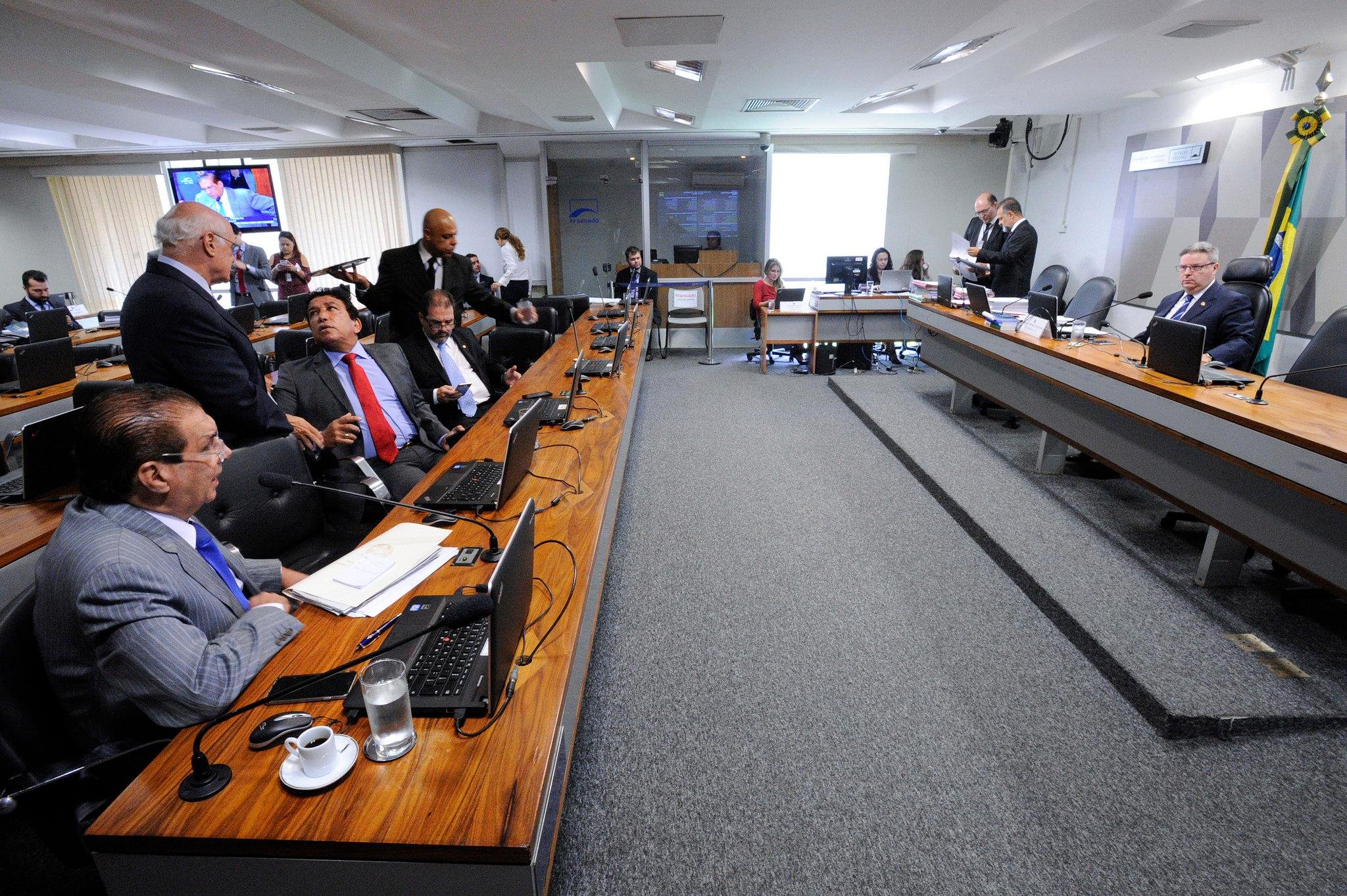 CCJ do Senado aprova redefini&ccedil;&atilde;o do n&uacute;mero de cadeiras na C&acirc;mara