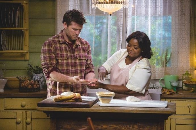 Sam Worthington e Octavia Spencer contracenam no filme "A Cabana", adapta&ccedil;&atilde;o de um sucesso editorial