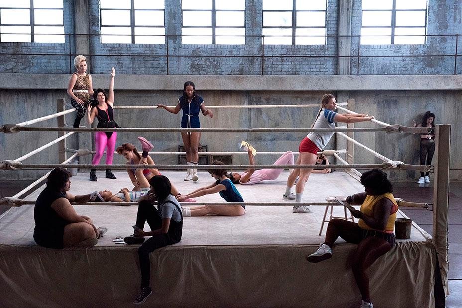 Com&eacute;dia conta a hist&oacute;ria de uma atriz fracassada que vai protagonizar s&eacute;rie sobre mulheres lutadoras 