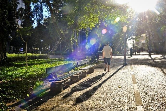 Marcas ser&atilde;o amenas pela manh&atilde;, com chance de nevoeiro e m&iacute;nimas de 13&deg;C