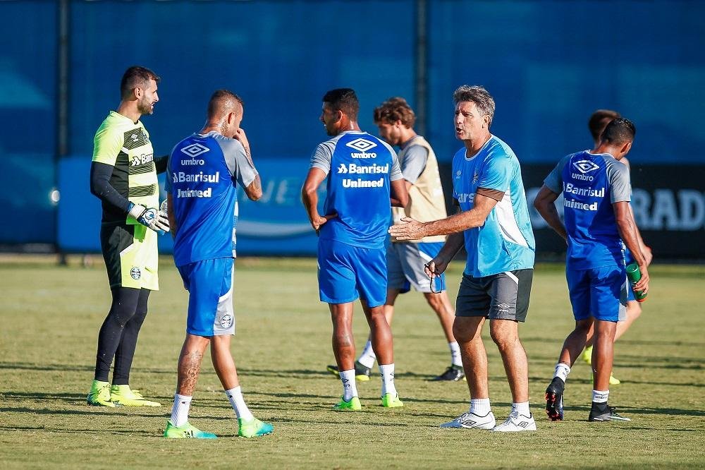 Gr&ecirc;mio quer m&aacute;xima concentra&ccedil;&atilde;o em abril