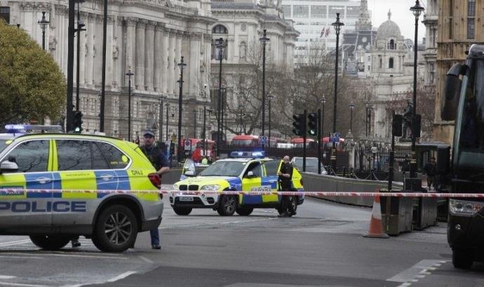 Ataque ocorreu nas imedia&ccedil;&otilde;es do Parlamento brit&acirc;nico 