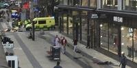 Veículo é jogado contra multidão em Estocolmo