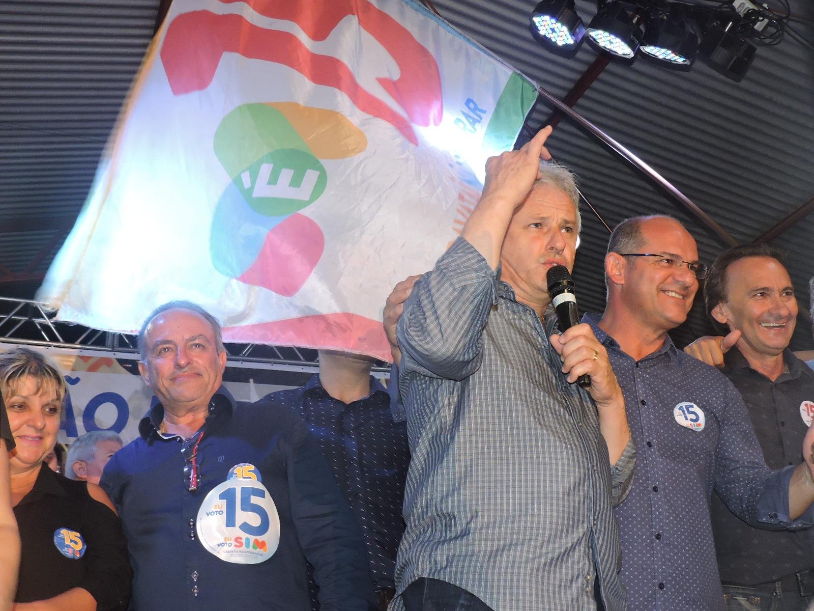 Marco Alba assume Gravata&iacute; e anuncia redu&ccedil;&atilde;o de quatro secretarias