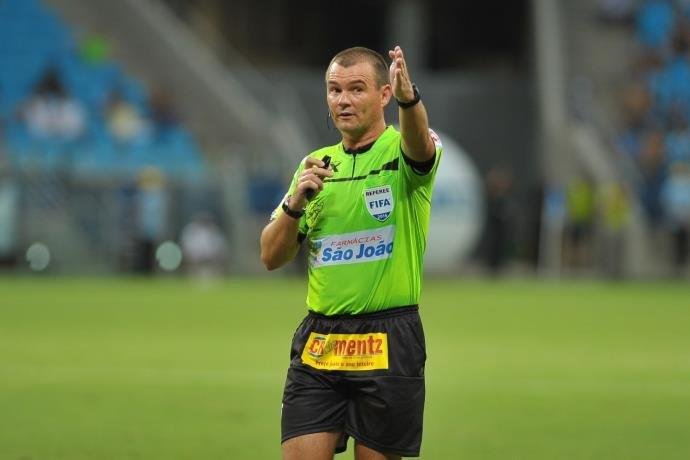Leandro Vuaden foi reprovado em teste f&iacute;sico realizado pela CBF