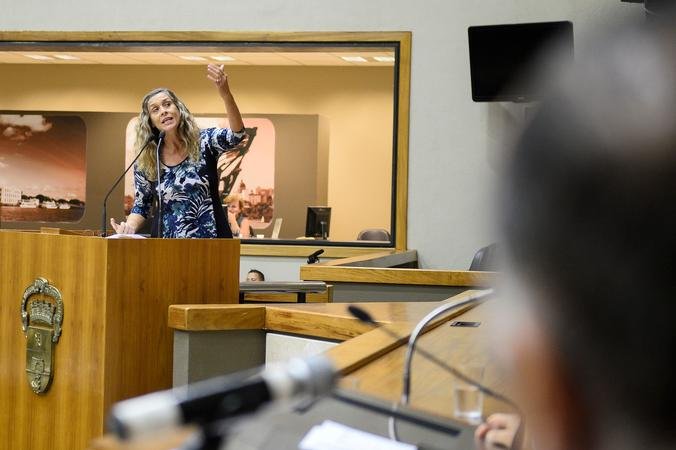 Vereadora Sofia Cavedon questiona pr&aacute;ticas e metodologias usadas pelo governo Nelson Marchezan