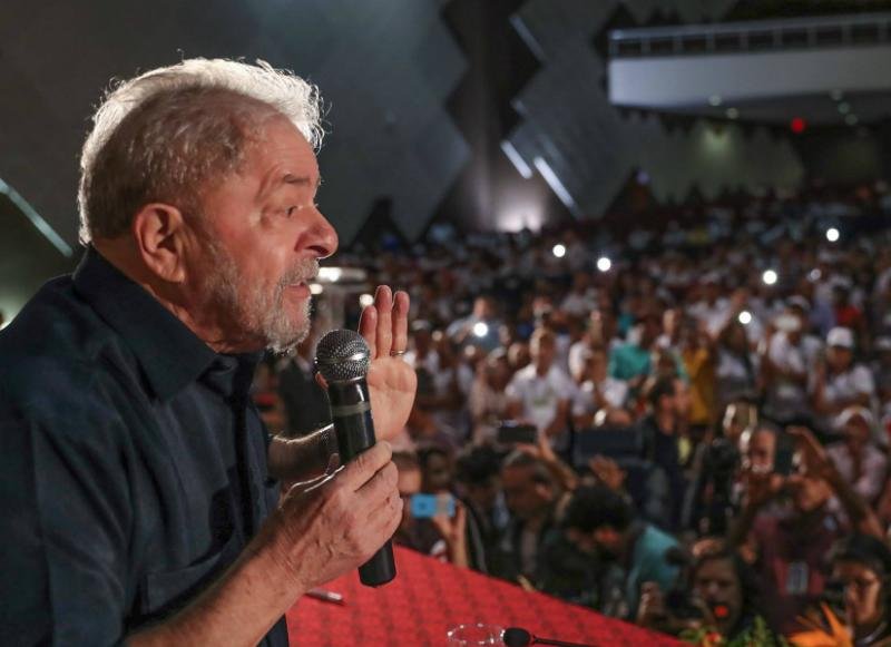 "S&oacute; querem vender", diz Lula sobre atual governo do pa&iacute;s