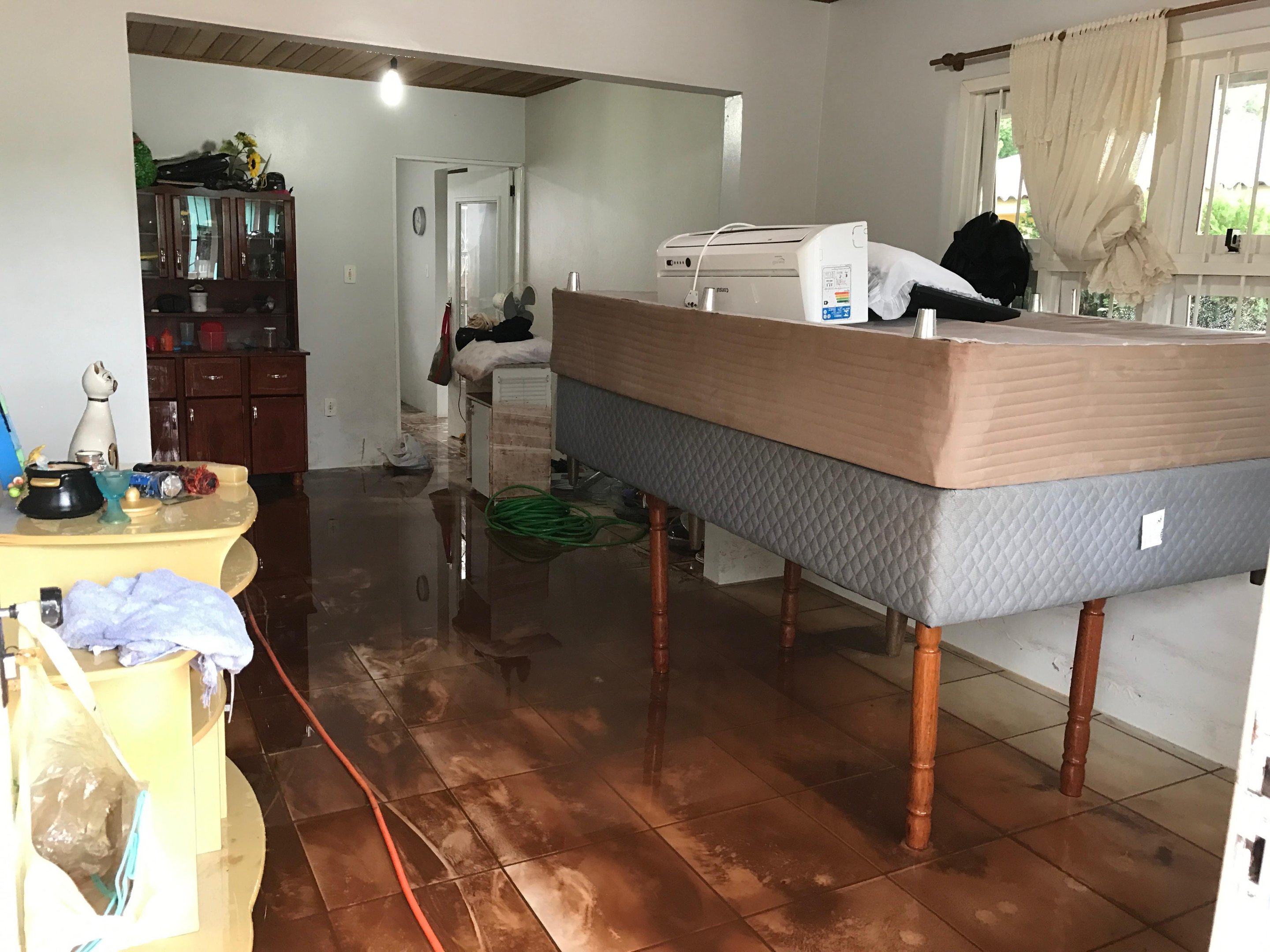 Quase totalidade dos desajolados est&atilde;o em casas de amigos e familiares