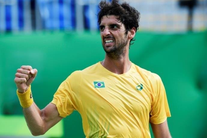 Bellucci e Monteiro sofrem, mas vencem e Brasil faz 5 a 0 sobre Equador