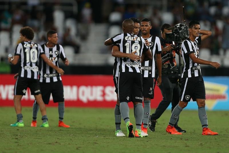 Vit&oacute;ria por 3 x 1 no Engenh&atilde;o contou com gols de Igor Rabello, Dudu Cearense e Sass&aacute;