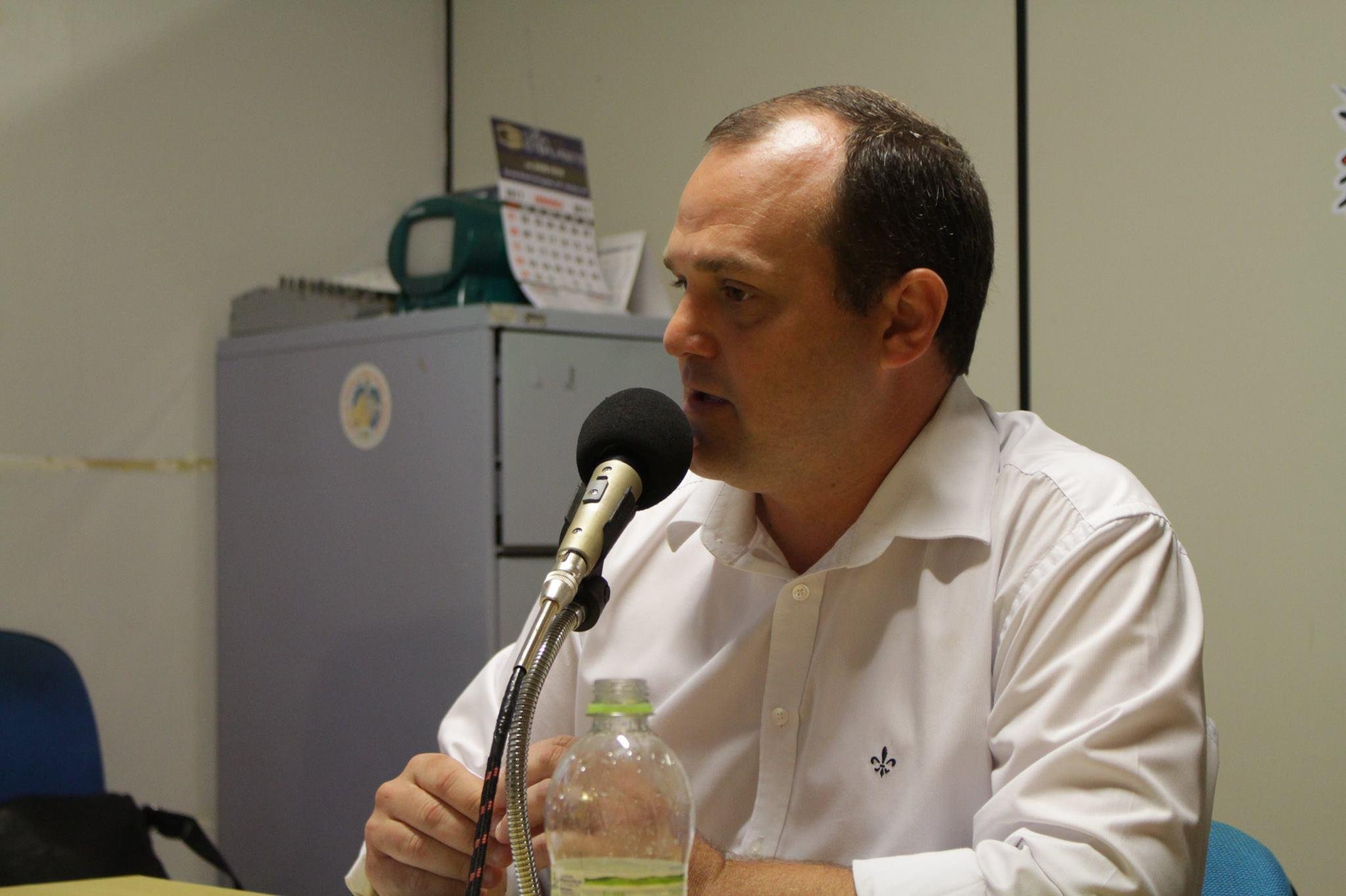 Com quase todos os bairros da cidade afetados pela &aacute;gua, o prefeito Eduardo Bonotto criou um centro de opera&ccedil;&otilde;es para socorrer as pessoas prejudicadas pela enxurrada