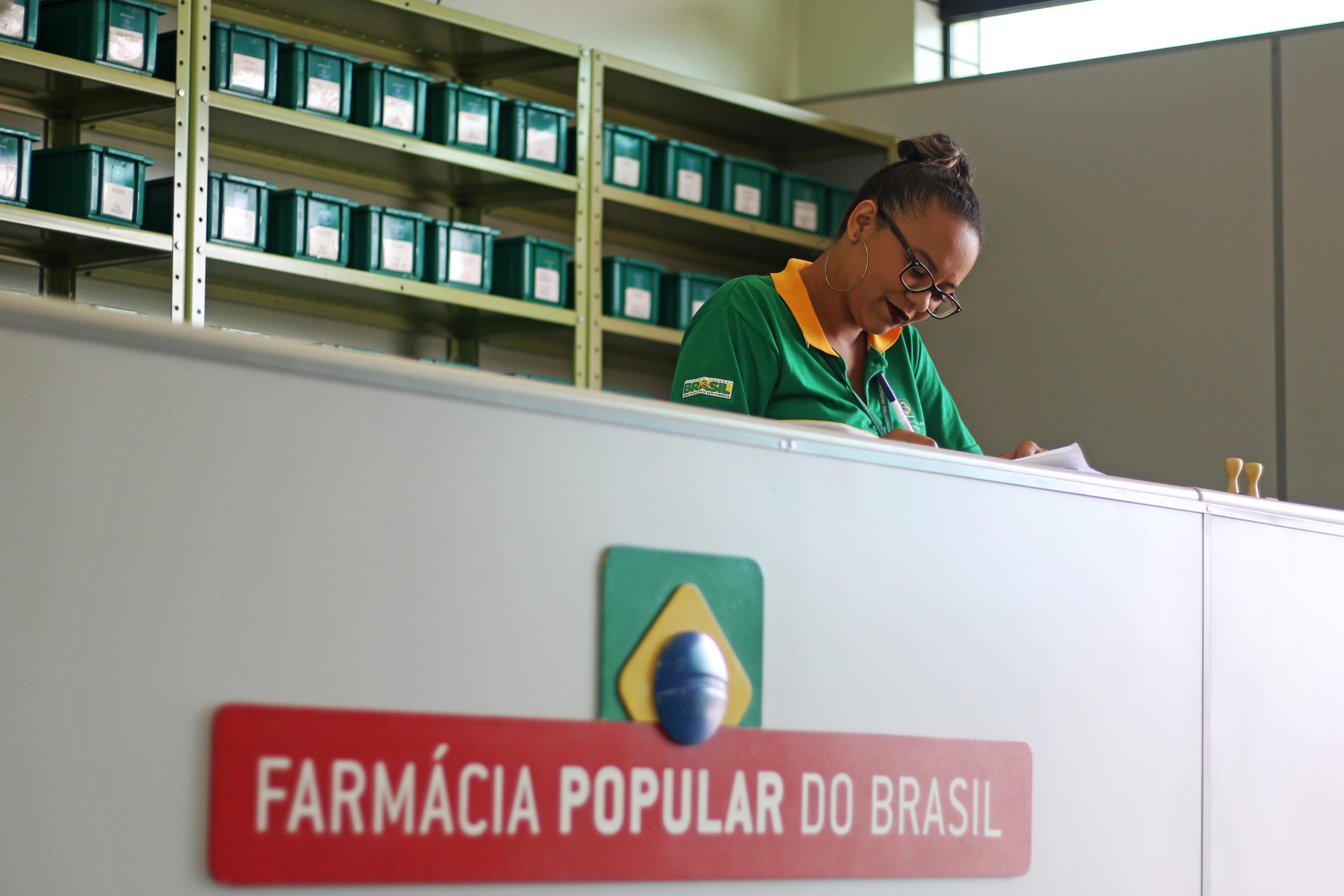 Paciente deve apresentar prescri&ccedil;&atilde;o e laudo ou atestado m&eacute;dico na Farm&aacute;cia Popular