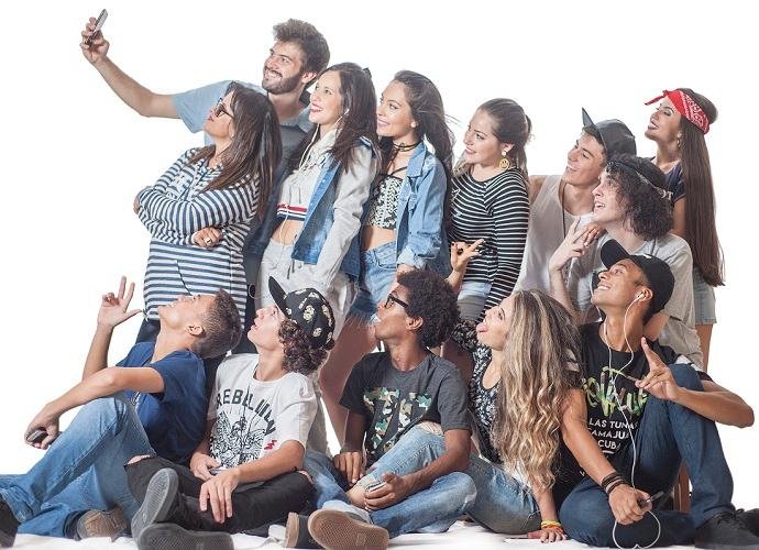 Vers&atilde;o 2017 traz temas atualizados para refletir sobre o comportamento e as situa&ccedil;&otilde;es t&iacute;picas da adolesc&ecirc;ncia