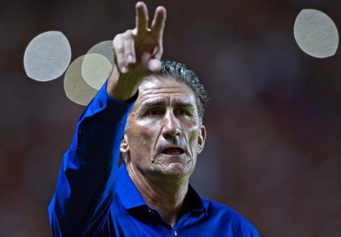 Bauza deixa o comando da sele&ccedil;&atilde;o da Argentina 