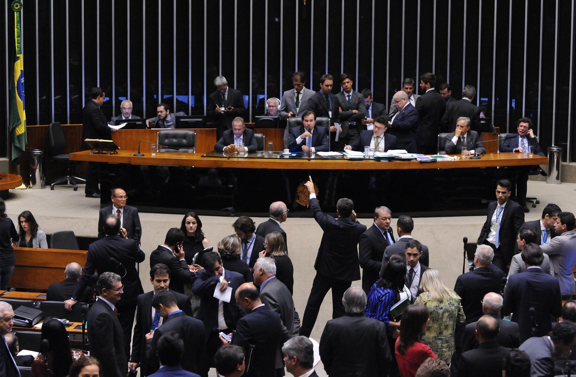 Rodrigo Maia encerrou a sess&atilde;o devido ao baixo qu&oacute;rum