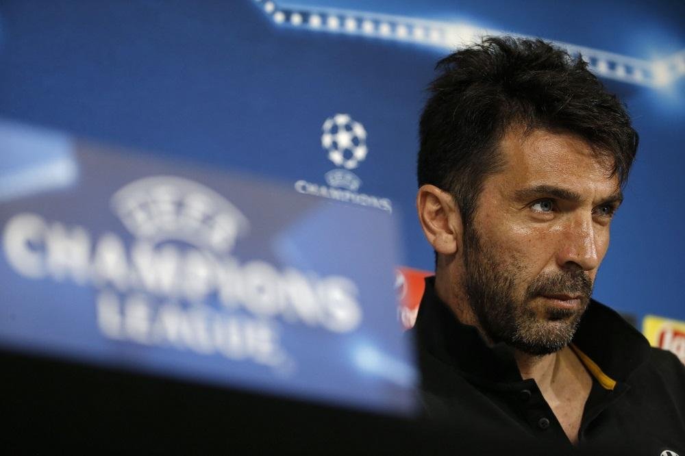 Buffon fez quest&atilde;o de elogiar o trio de atacantes da equipe espanhola