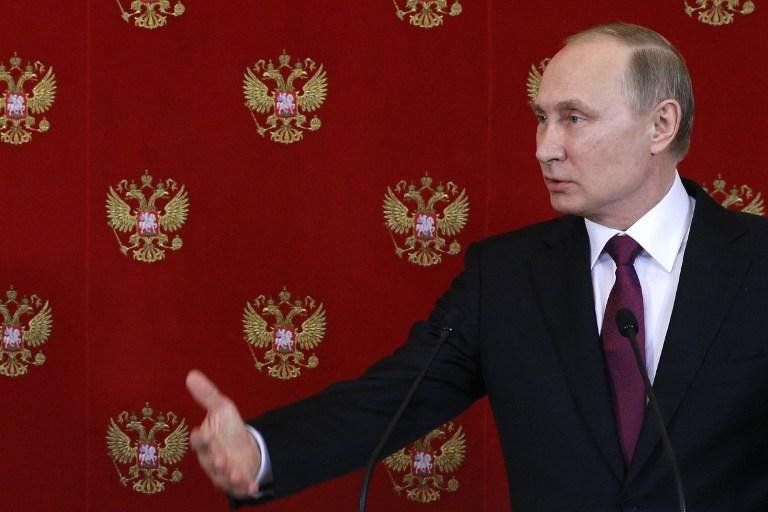 Putin alega que EUA preparam mais ataques contra S&iacute;ria para culpar Assad