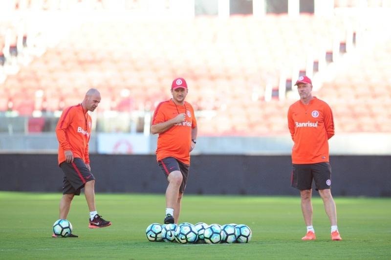 T&eacute;cnico alertou para saldo qualificado, mas quer grupo buscando a vit&oacute;ria no Beira-Rio