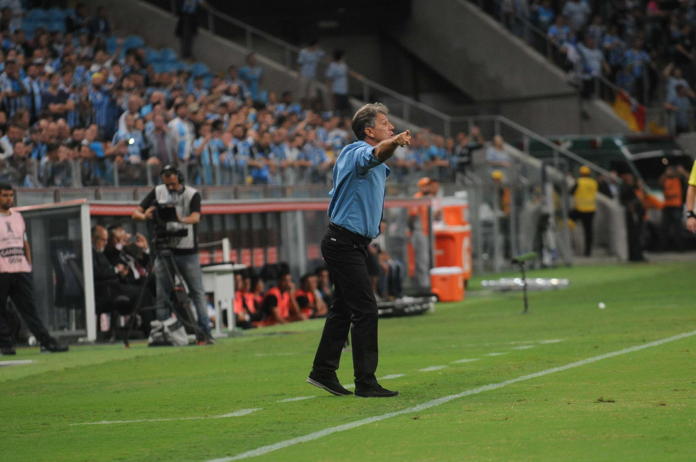 T&eacute;cnico garantiu "pux&atilde;o de orelha" na equipe por chances perdidas e apag&atilde;o no segundo tempo