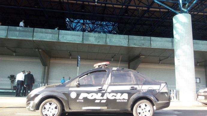 Casal despencou do segundo andar do Aeroporto Internacional Salgado Filho