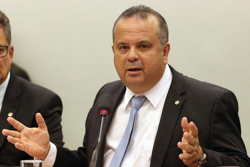 Relator da reforma trabalhista prop&otilde;e fim da contribui&ccedil;&atilde;o sindical obrigat&oacute;ria
