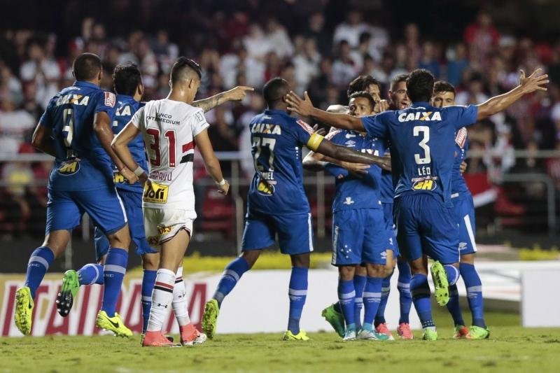 Mineiros surpreenderam o Tricolor Paulista e aplicaram 2 a 0