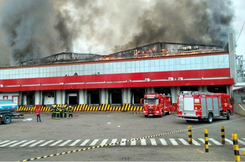 Bombeiros controlam por completo inc&ecirc;ndio em Nova Santa Rita