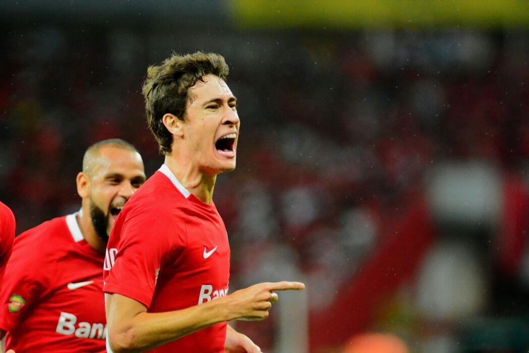 No Gre-Nal, al&eacute;m do gol de Dourado, na bola parada, existem apenas mais duas finaliza&ccedil;&otilde;es no gol