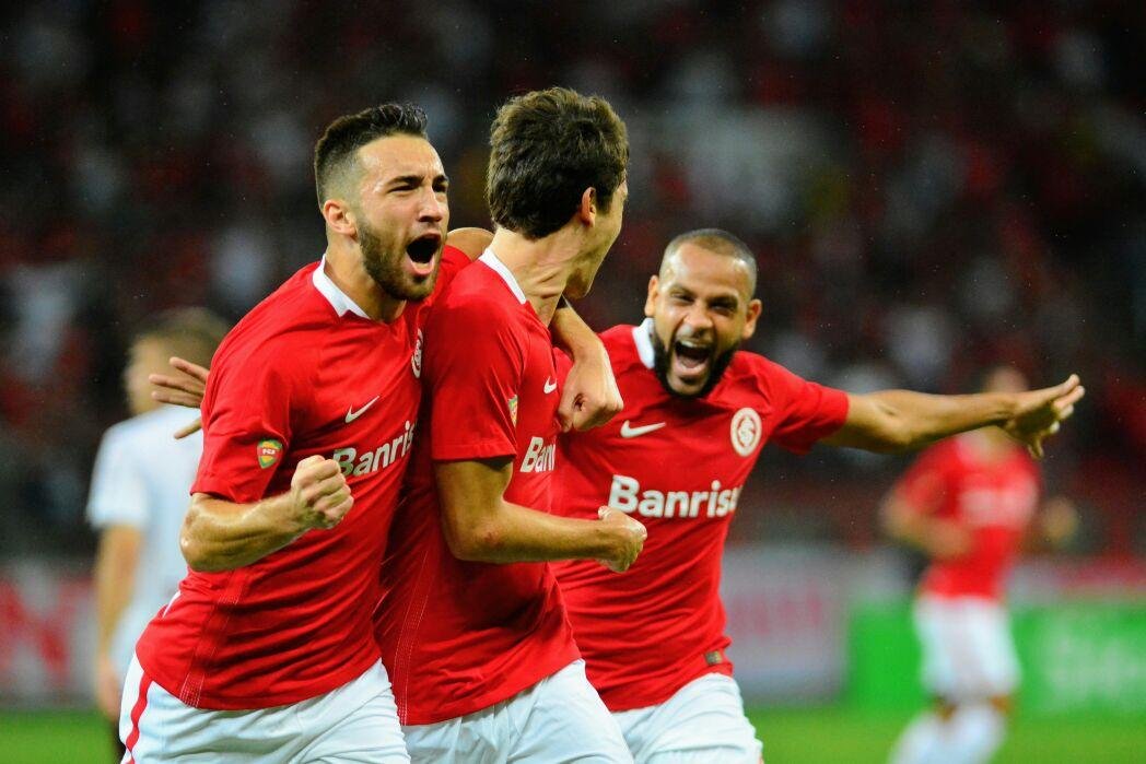 Jogadores do Inter pedem cautela a torcida apesar da vit&oacute;ria sobre Caxias