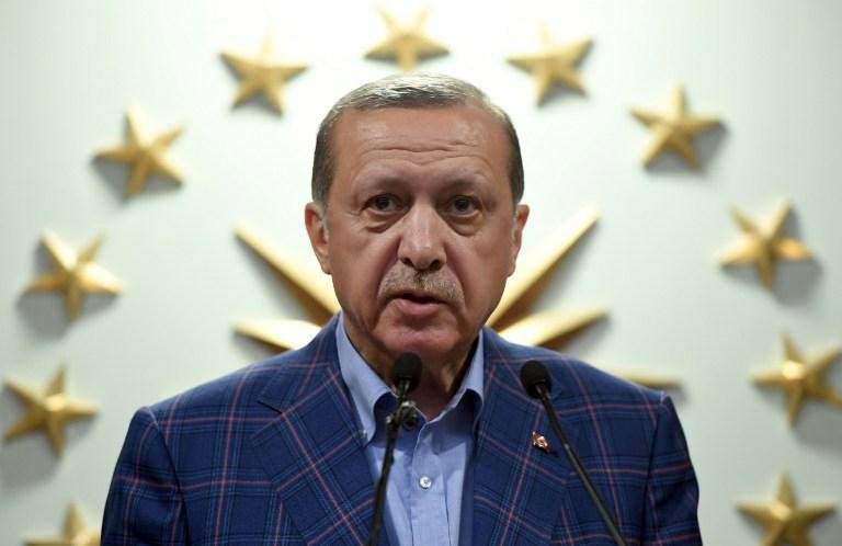 Erdogan evoca novo referendo sobre restabelecimento da pena de morte