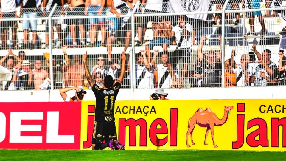 Ponte Preta faz 3 a 0 no Palmeiras e abre vantagem na semi-final do Paulist&atilde;o