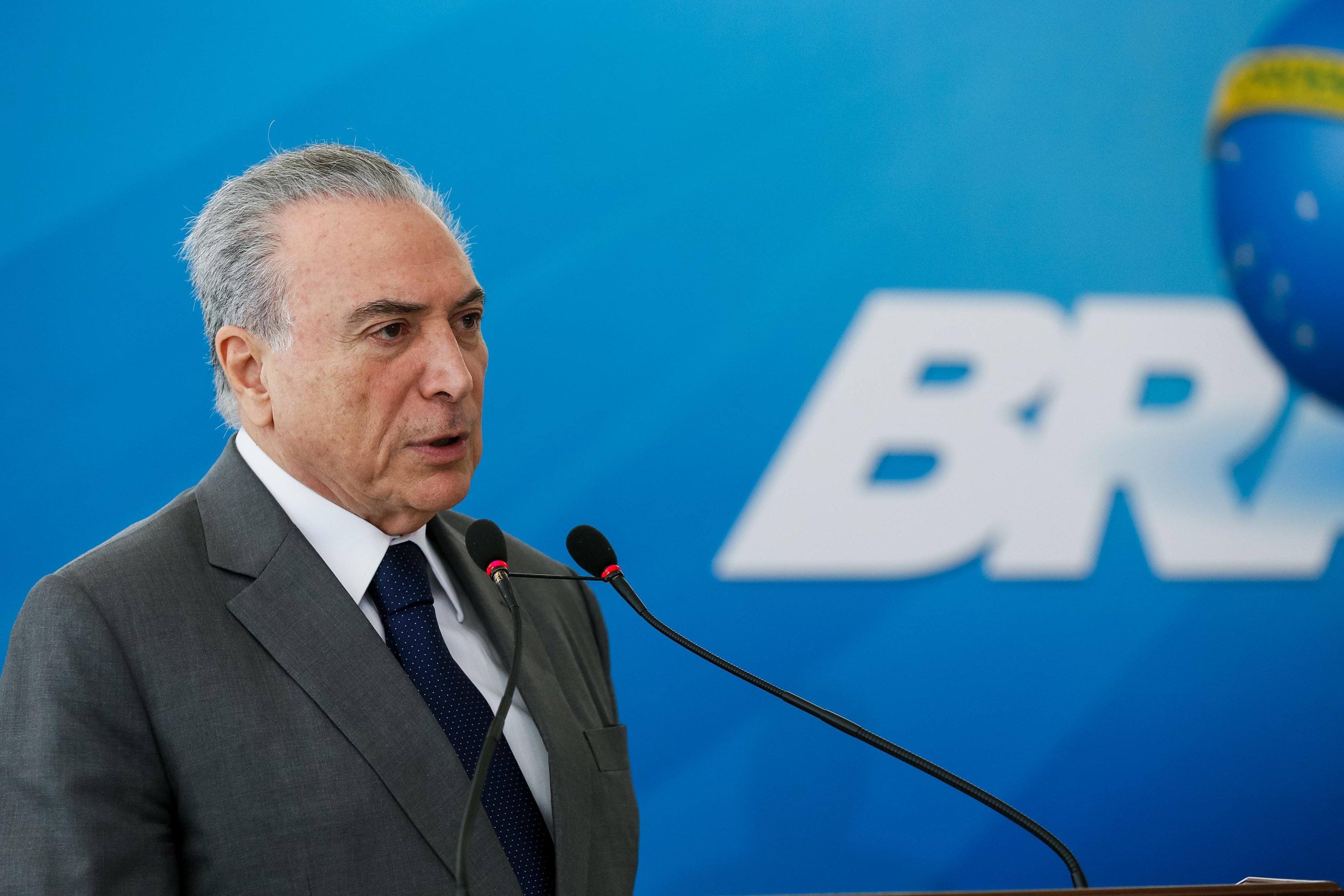 Temer diz que dela&ccedil;&otilde;es podem provocar sa&iacute;das volunt&aacute;rias de ministros 