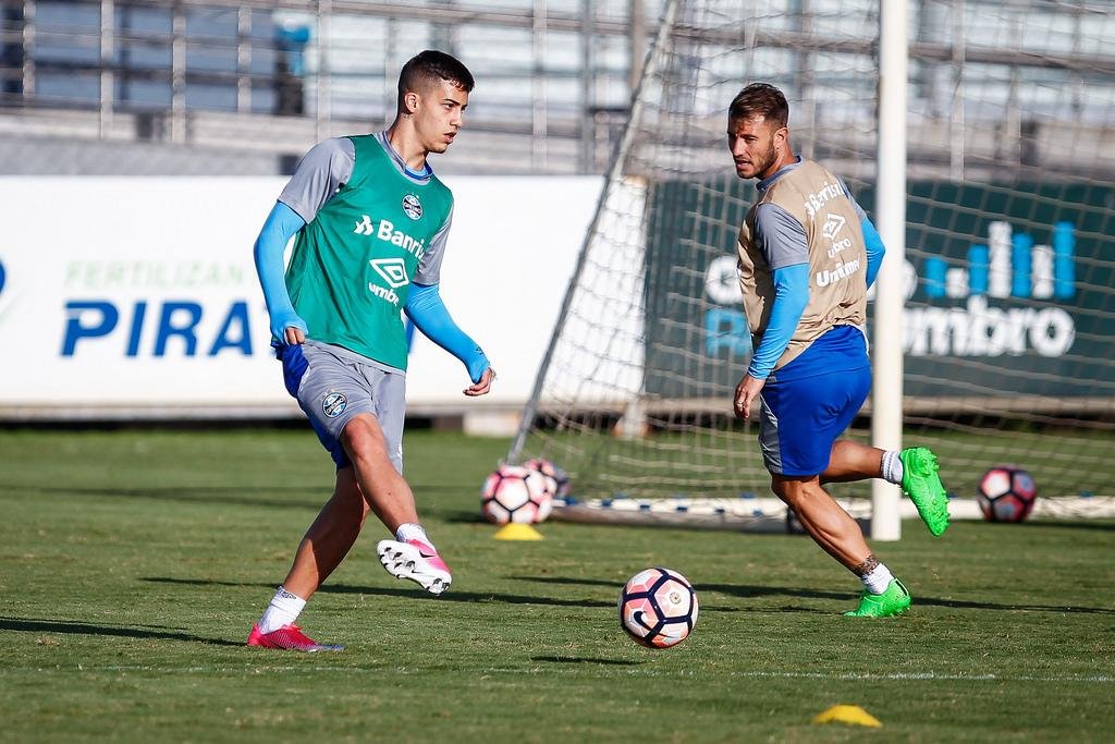 Gr&ecirc;mio se reapresentou nesta segunda-feira no CT Luiz Carvalho