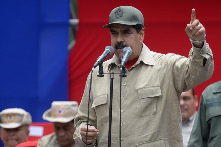 Maduro agradeceu o apoio da c&uacute;pula castrense: "amor com amor se paga, lealdade com lealdade se paga", disse ao iniciar seu discurso, no ato que homenageia a mil&iacute;cia civil