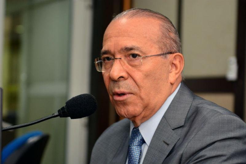 Padilha tratou de propina durante tr&ecirc;s governos federais, diz jornal 
