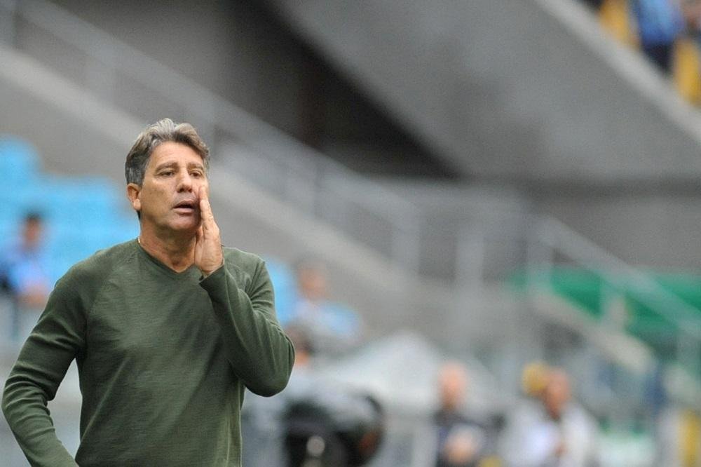 Renato comandar&aacute; treino fechado nesta ter&ccedil;a-feira