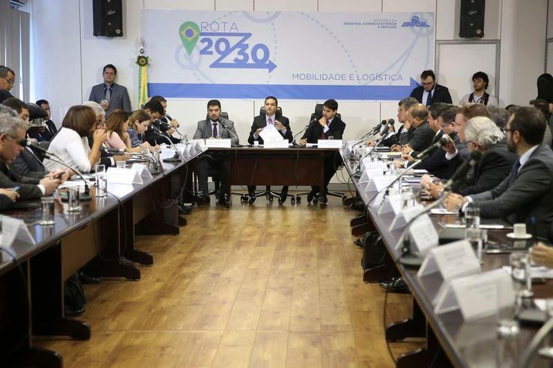 Nova pol&iacute;tica automotiva deve abrir mercado &agrave; concorr&ecirc;ncia de importados
