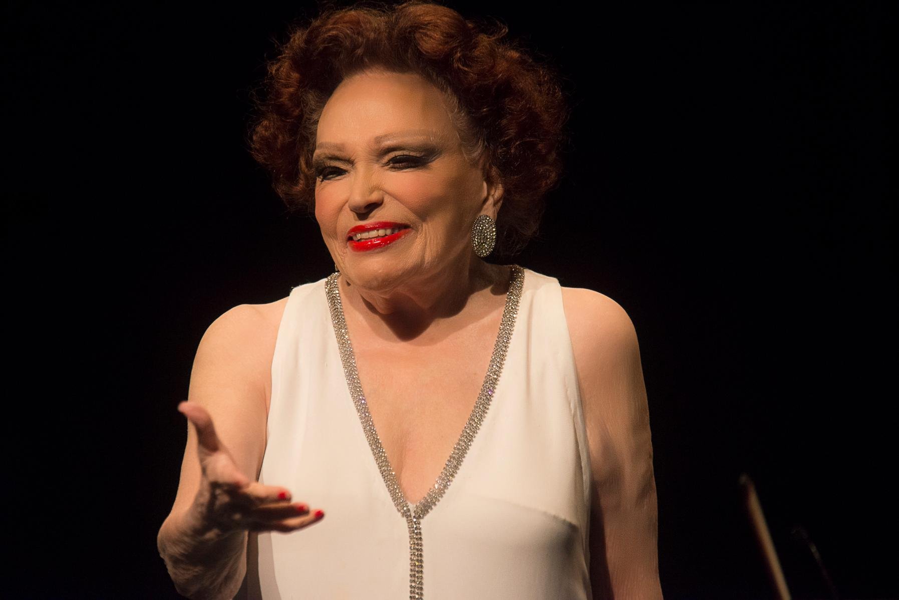 Bibi Ferreira, em celebra&ccedil;&atilde;o aos seus 75 anos, volta com novo espet&aacute;culo