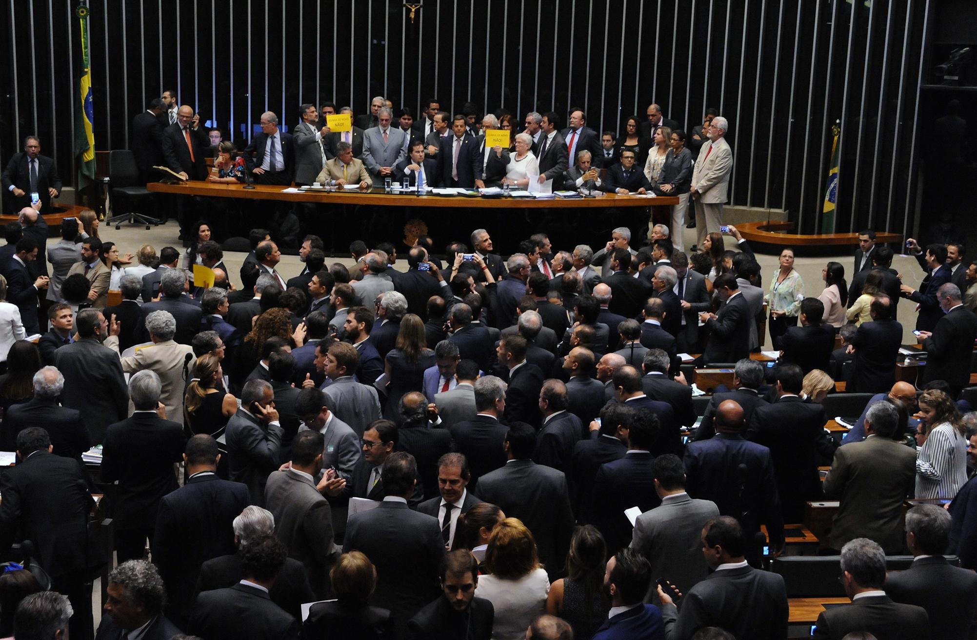 Deputados aprovam urg&ecirc;ncia para projeto da reforma trabalhista