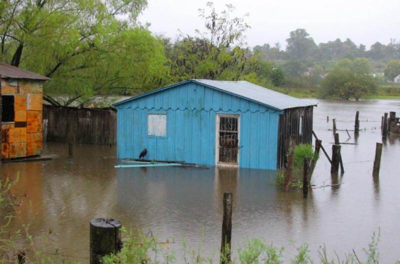 Mais de 200 pessoas tiveram deixar suas casas ap&oacute;s o temporal que atingiu o munic&iacute;pio