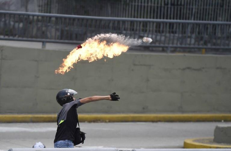 Onda de viol&ecirc;ncia na Venezuela se agravou esta semana